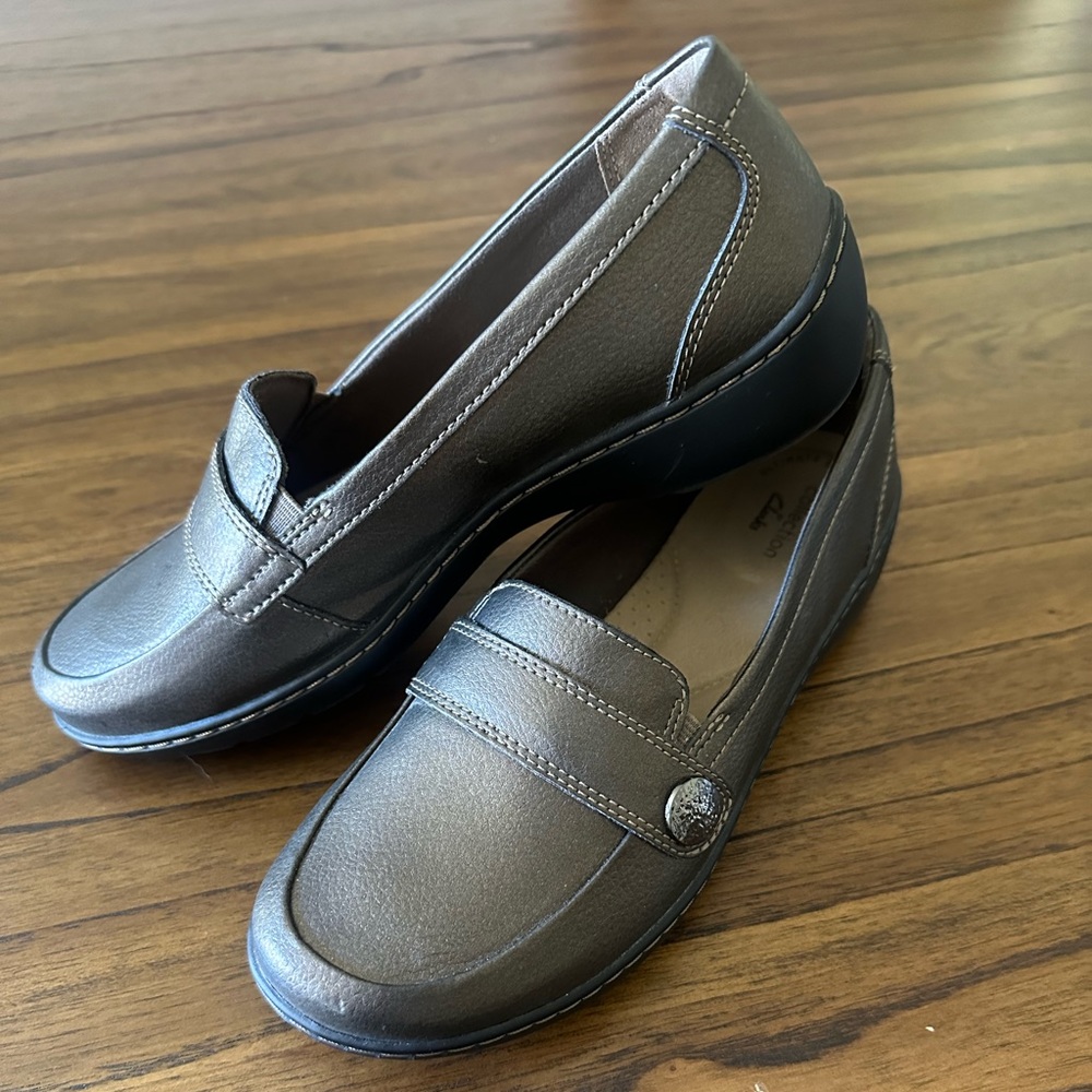 Clarks Bronze Metallic Cora Daisy Loafers Women’s 7 comfort Shoes